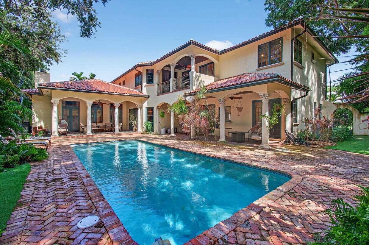 Foto principal - 745 Oleander St