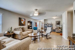 Foto del edificio - 10715 Noble Canyon