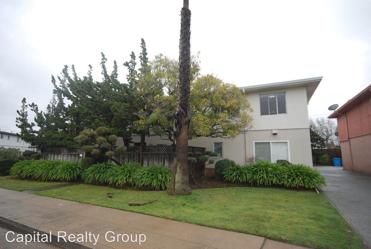 Primary Photo - 516 E Hillsdale Ct