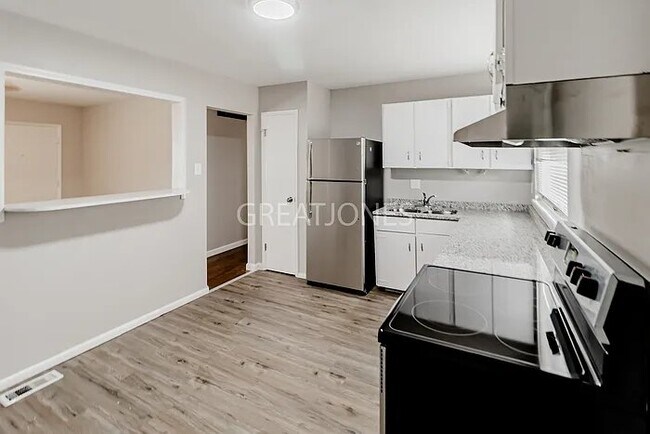 Building Photo - 3024 Chance Dr