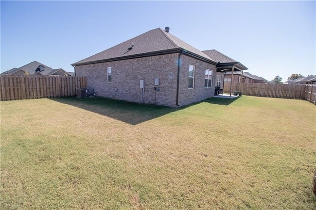 Building Photo - 1137 Laux Ln