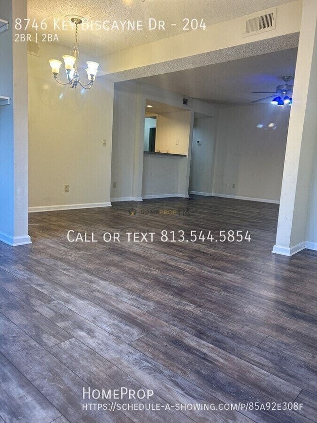 Building Photo - 8746 Key Biscayne Dr