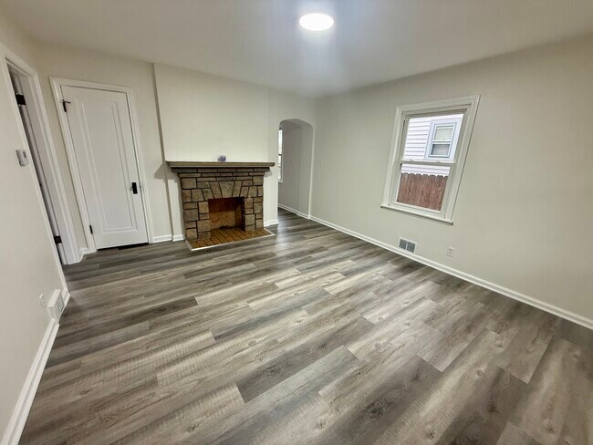 Building Photo - 436 Larcomb Ave