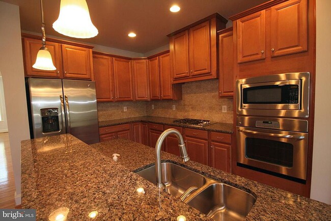 Kitchen - 1230 Bay Dale Dr