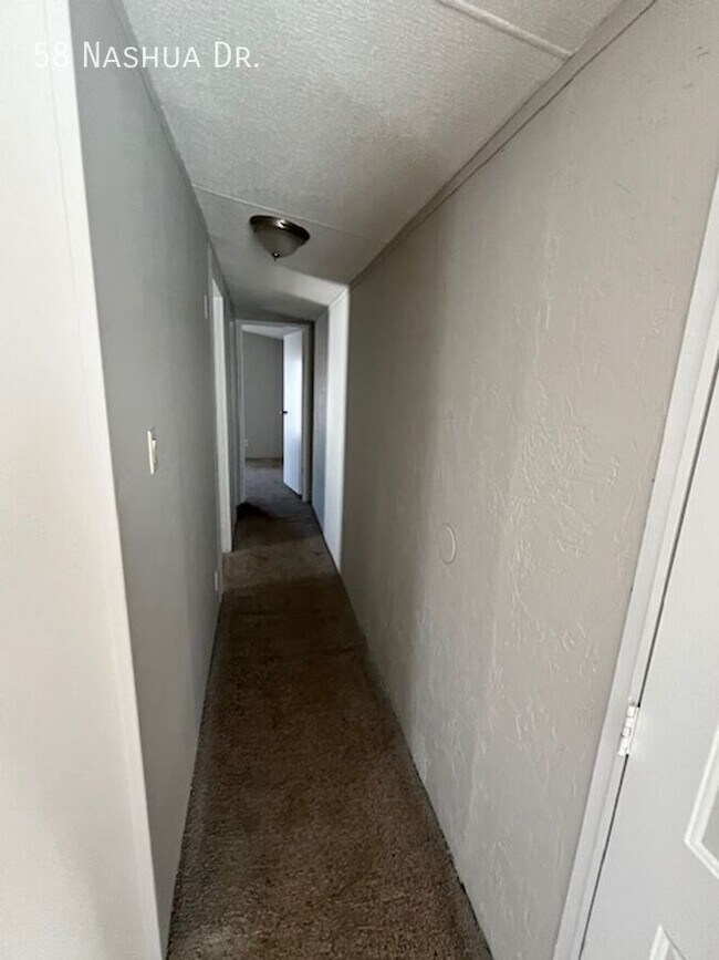 Foto del edificio - 58 Nashua Dr