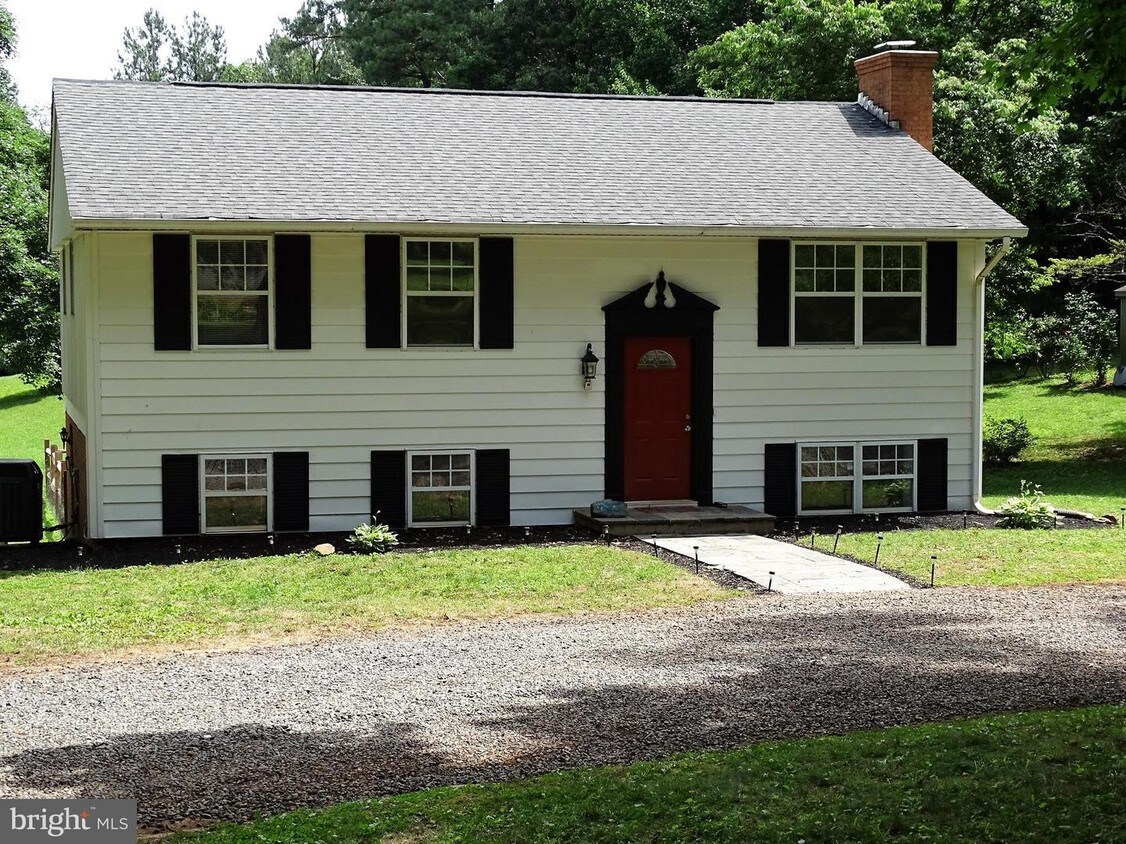 Primary Photo - 10175 Glebe Rd