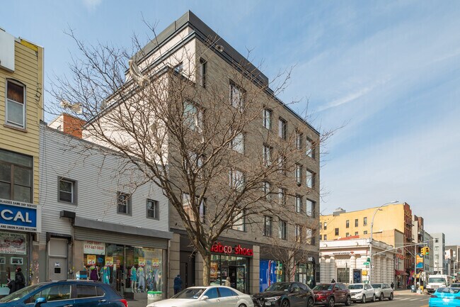 Building Photo - 45 Graham Ave