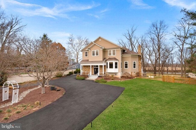 Building Photo - 19451 Youngs Cliff Rd