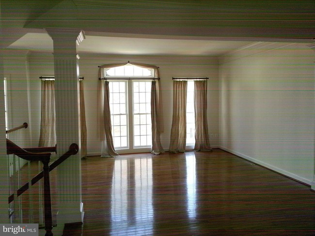 Building Photo - 9080 Tanyard Ln