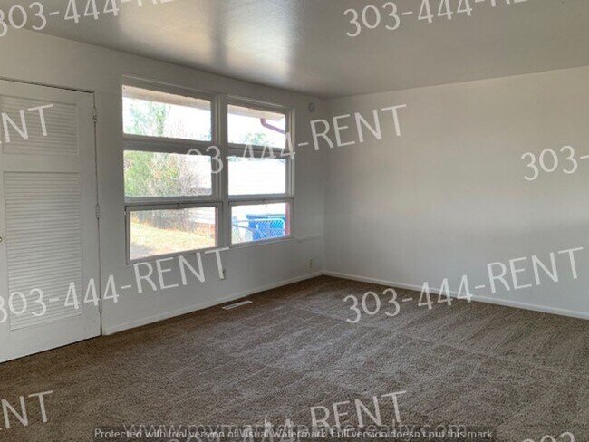 Building Photo - 3 bedrooms, 1 bathroom