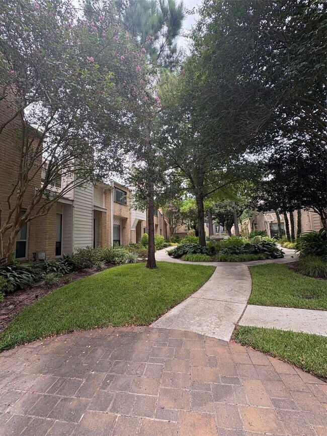 Building Photo - 12625 Memorial Dr