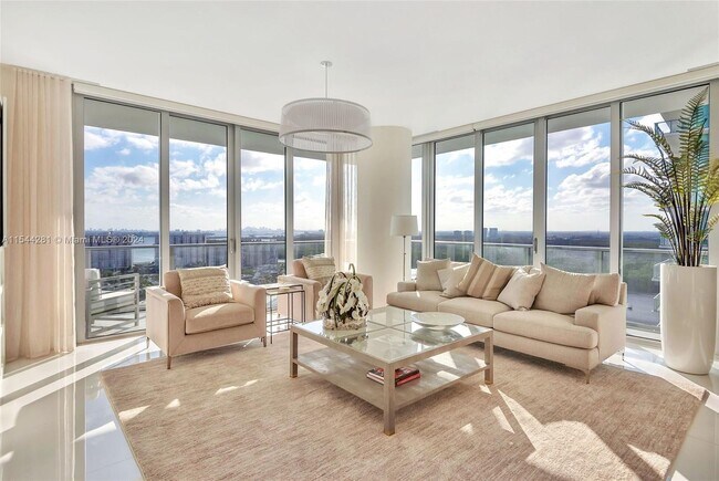 Foto del edificio - 300 Sunny Isles Blvd