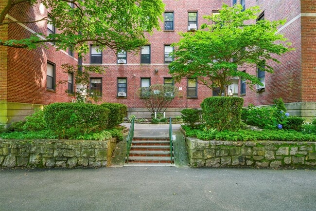 Building Photo - 325 Richbell Rd