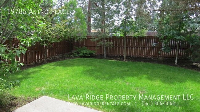 Foto del edificio - 19785 Astro Pl