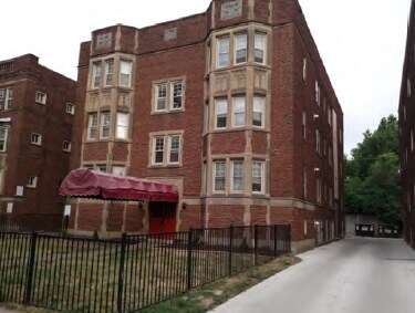 Primary Photo - 2980 SOUTH MORELAND BOULEVARD