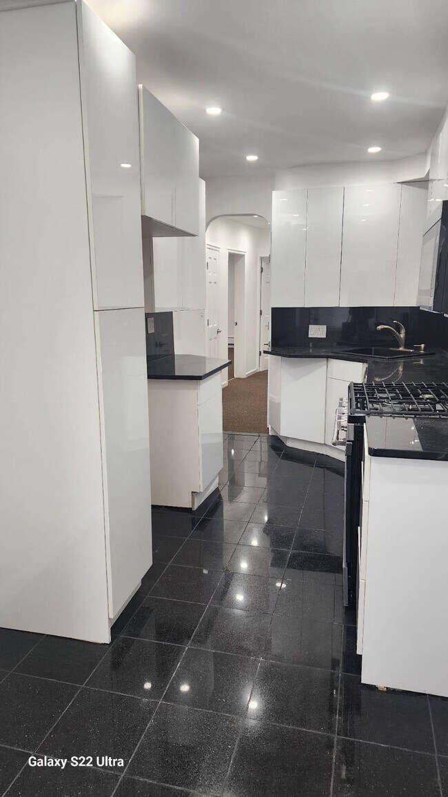 Foto del edificio - 4523 Avenue H