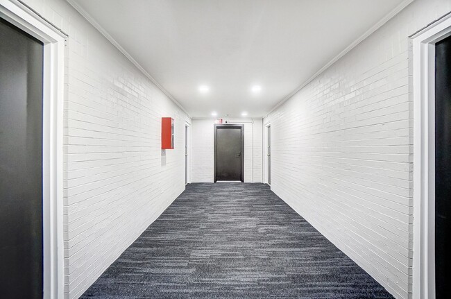 Interior Photo - Cascade Ridge