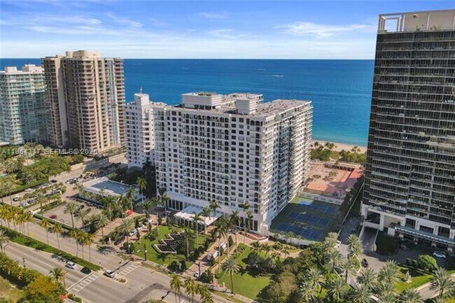 Foto del edificio - 9801 Collins Ave