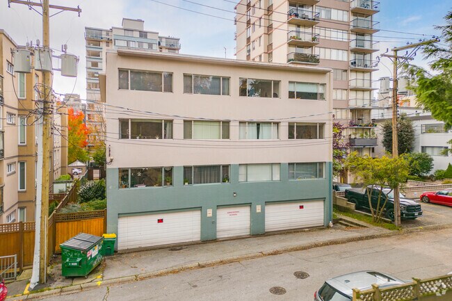 Photo du bâtiment - Corona Apartments