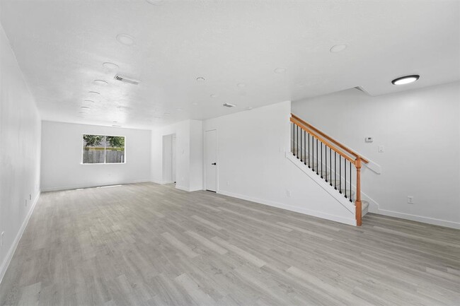 Building Photo - 7218 Buchanan Dr