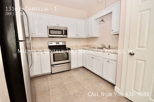 Foto del edificio - 1316 E. Camellia-1