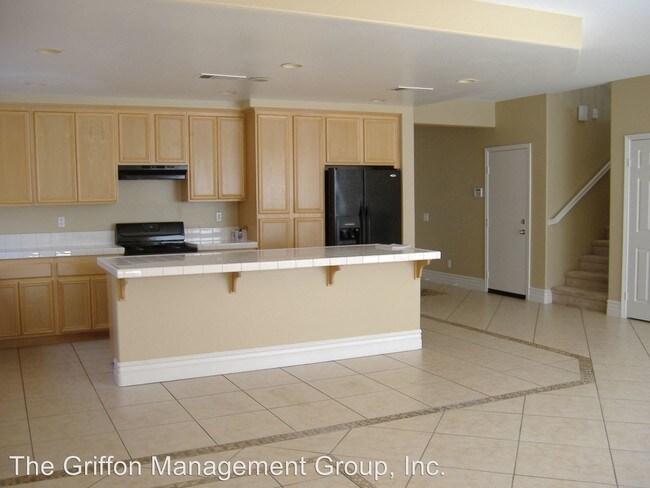 Building Photo - 5 br, 3 bath House - 1737 Twin Oaks Court