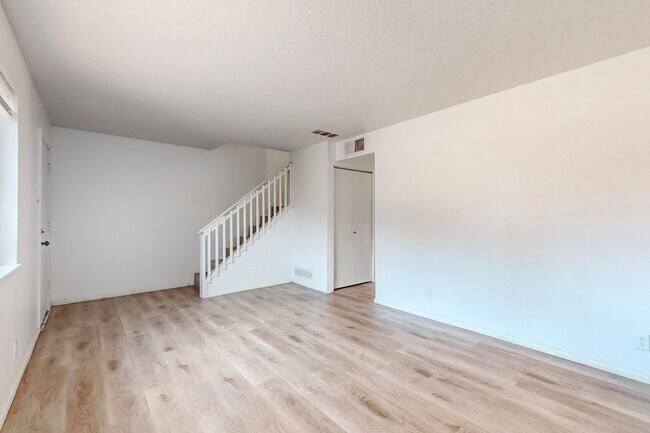 Building Photo - Cozy 3 Bedroom 1.5 Bathroom In NW Albuquerque!