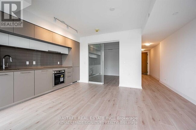 Building Photo - 99 Foxbar Rd