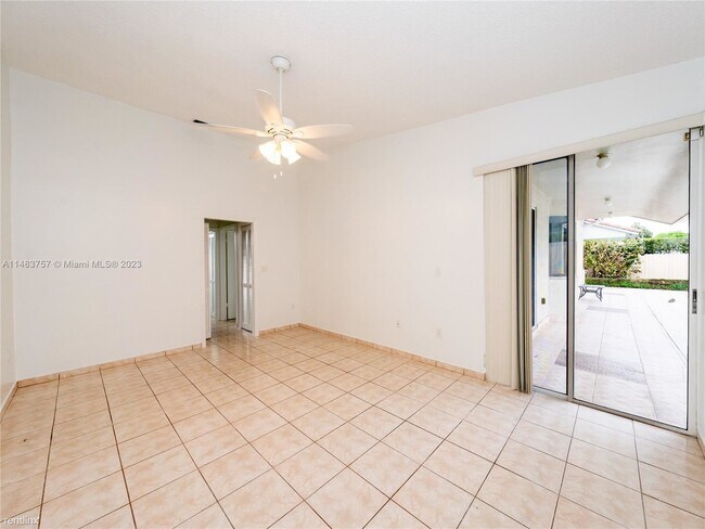 Foto del edificio - 3 br, 2 bath House - 10815 SW 145th Pl