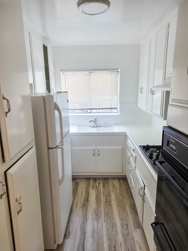 Building Photo - Gregory Way Apartments