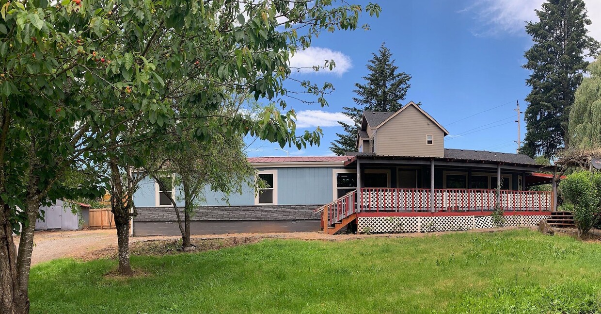Primary Photo - Large Lot Home Just Off Highway 213
