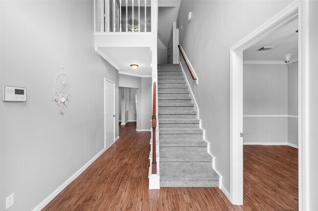 Foto del edificio - 3327 Shady Glen Ln