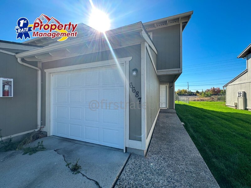 Foto principal - 6681 Douglas St