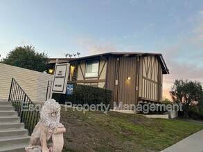 Building Photo - 951 Warwick Ave