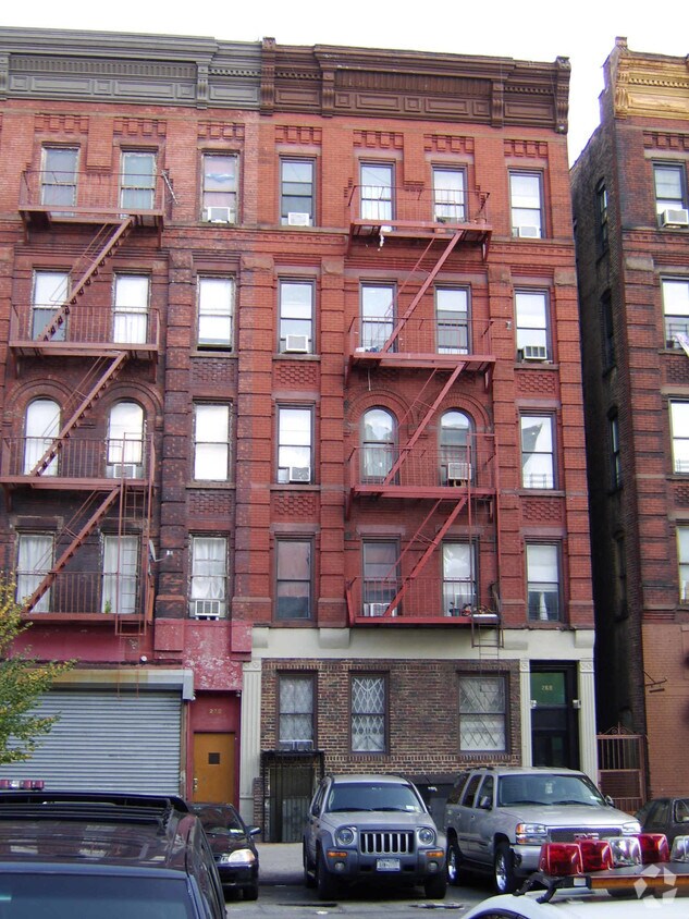 Primary Photo - 268 Alexander Ave