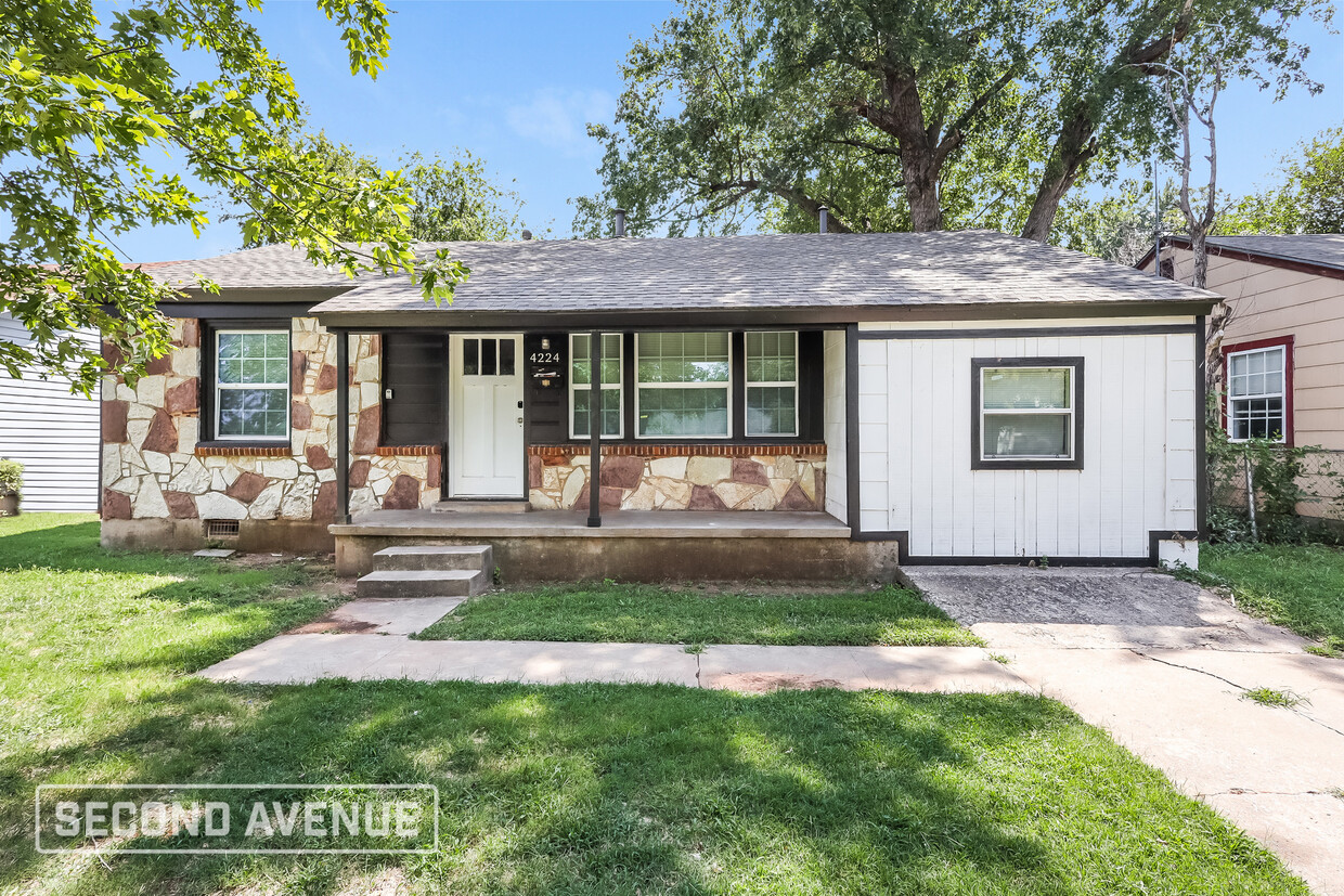 Primary Photo - 4224 SE 25th St