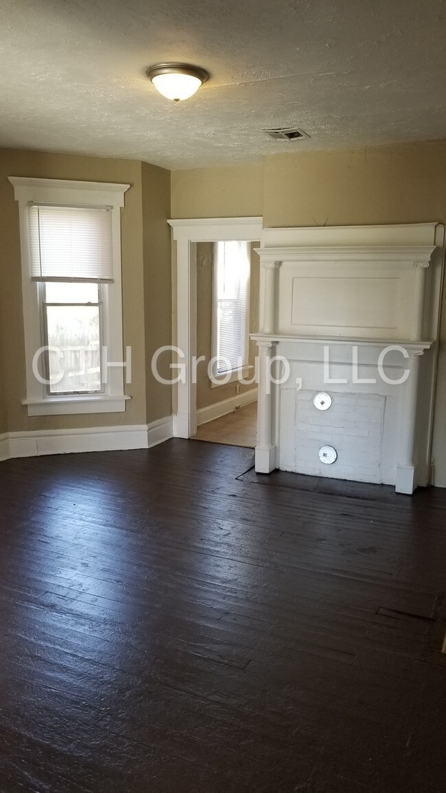 Foto del edificio - 457 N Monroe Ave