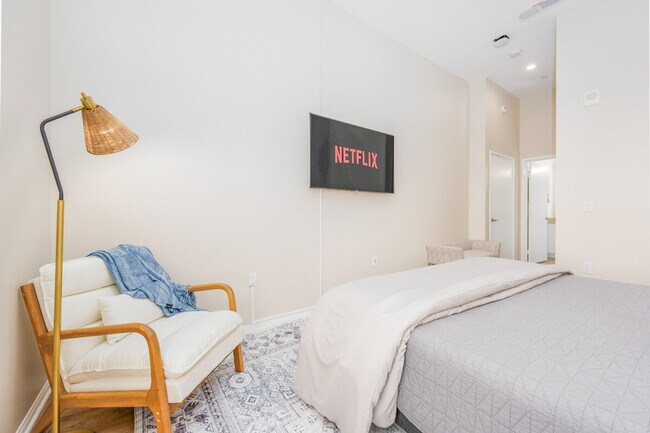 Foto del edificio - 3136 Meade Ave