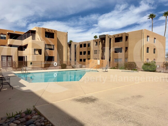 Foto del edificio - 1810 E Blacklidge Dr