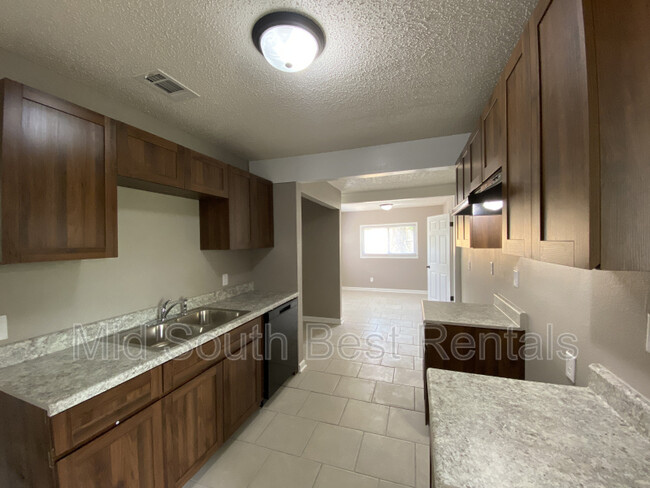 Building Photo - 2465 Joy Ln