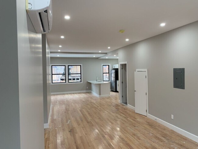 Foto del edificio - 102 Colonie St