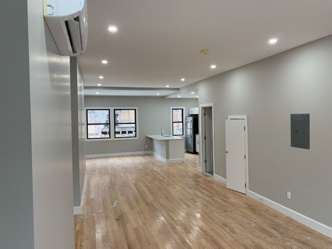Building Photo - 102 Colonie St