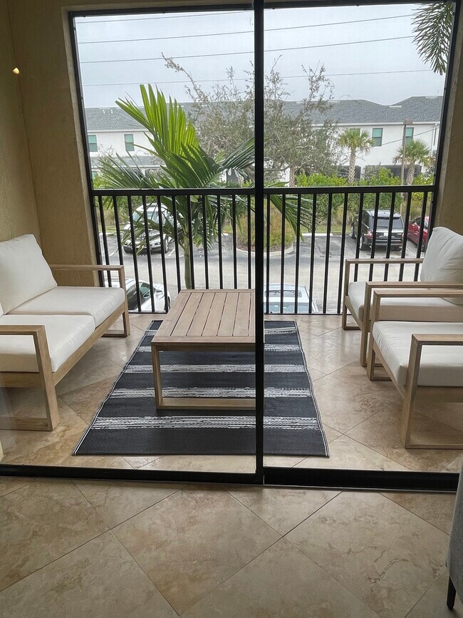 Building Photo - 12940 Positano Cir