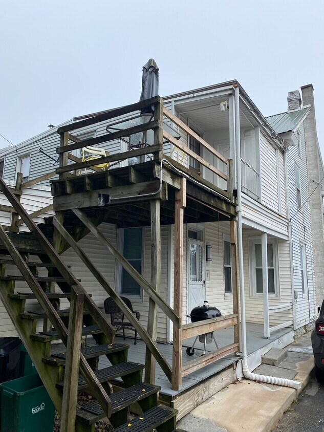 22 W Lemon St, Lititz, PA 17543 Apartments in Lititz, PA