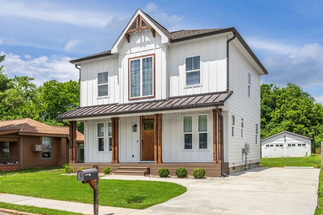 Building Photo - 213 Winchester St