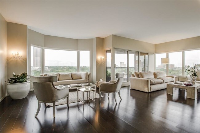 Foto del edificio - 3030 McKinney Ave