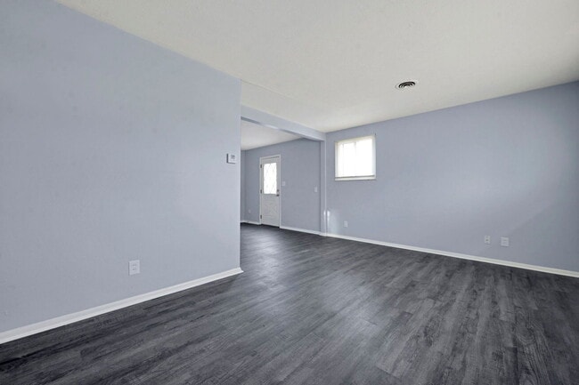 Building Photo - 2137 Toni St