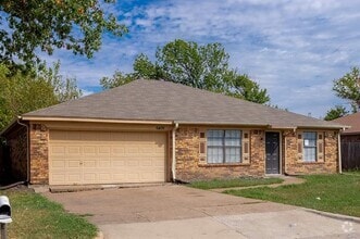 Building Photo - 6409 Plainview Dr