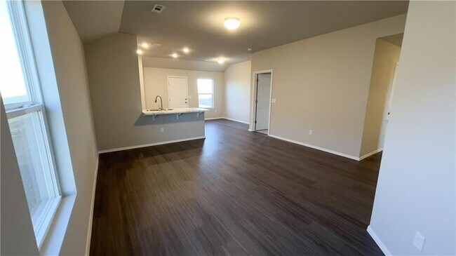Building Photo - 1505 S Corsac St