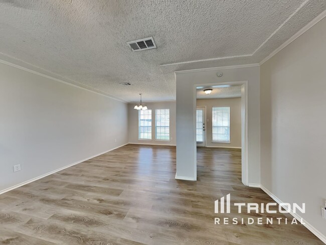 Foto del edificio - 1329 Greenbriar Ln